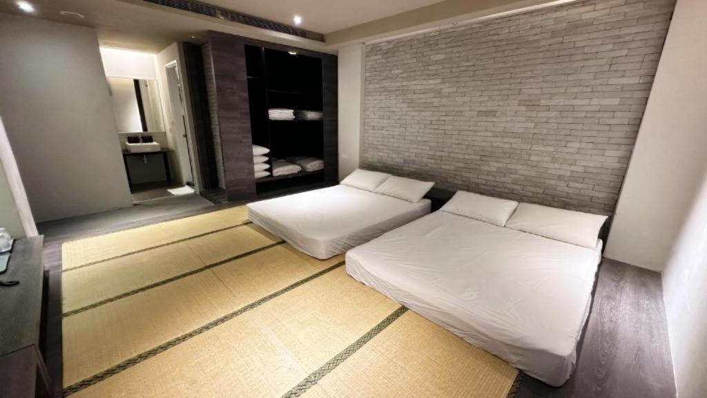 Kiwi Express Hotel-Taichung Station II Esterno foto
